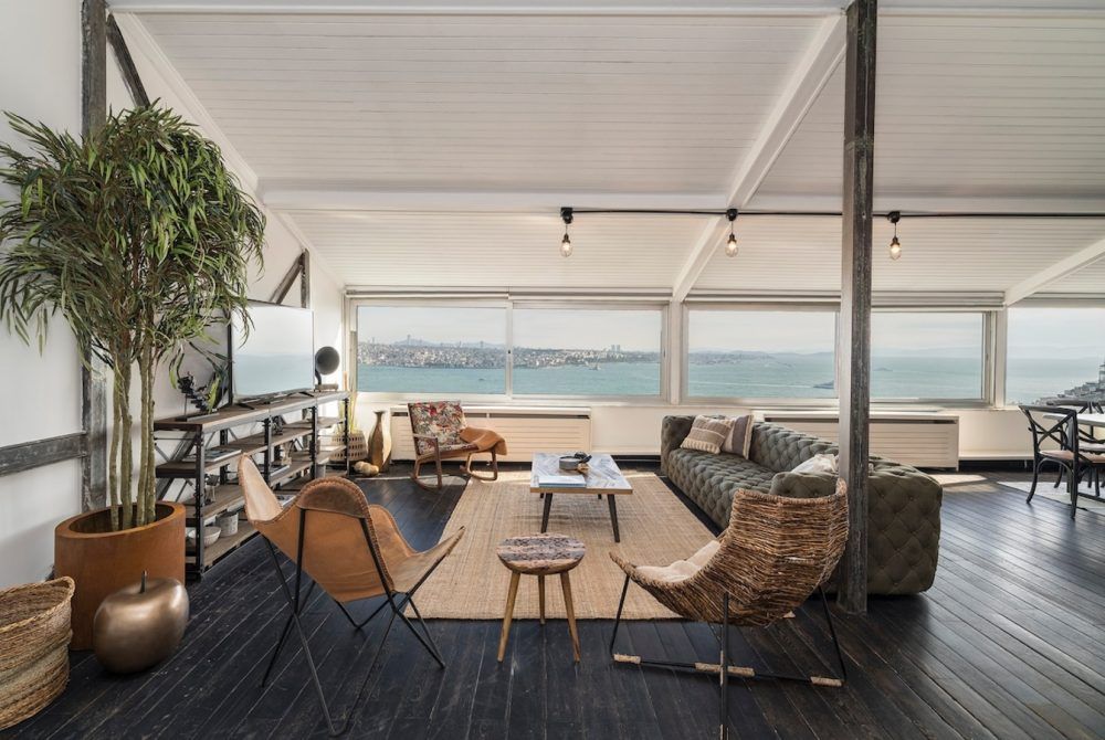 Bright High Ceiling Charming Loft 4 Bed Views! #46 Main Image